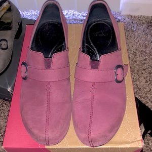 Tamara Dansko Nubuck Wine Colored